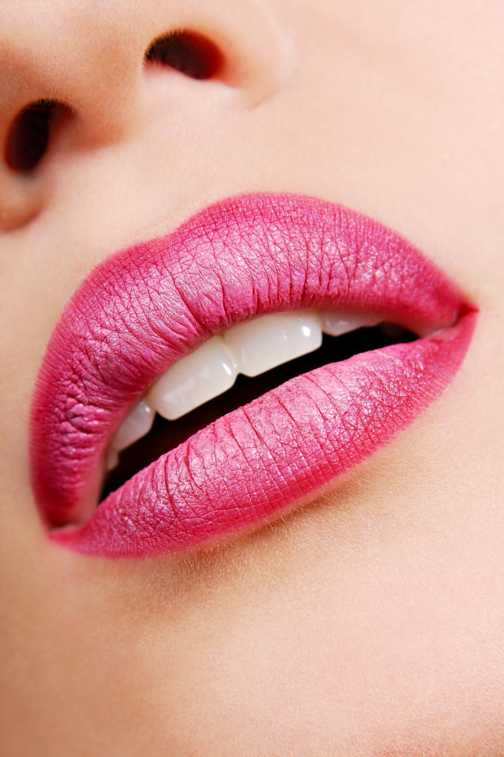 Makijaż permanentny, który podkreśla naturalne piękno Twoich ust - Crazy Lashes